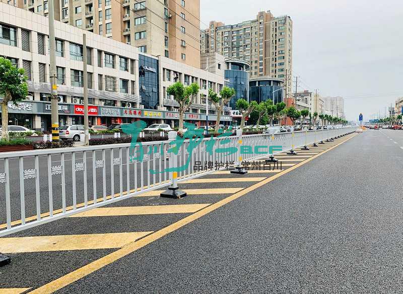 img of 江蘇常州文化護(hù)欄工程