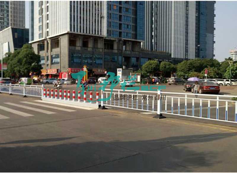 廣西南寧常規(guī)護(hù)欄工程