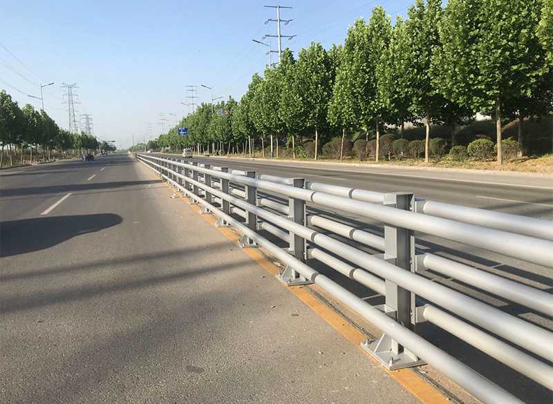 防撞護欄 (2).jpg